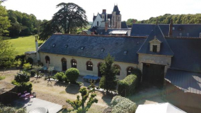 GITE LONGERE DE 15 PERSONNES AU CHATEAU DE JALLANGES VOUVRAY